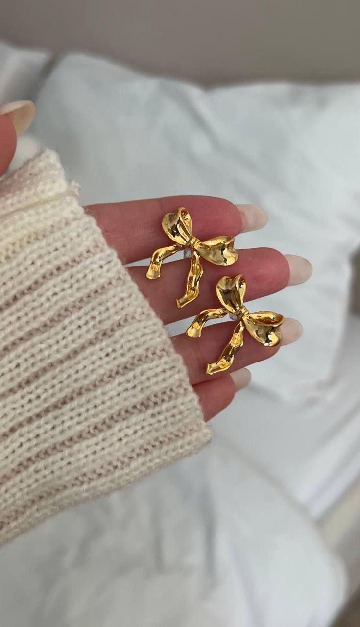 BOW EARRINGS image 0